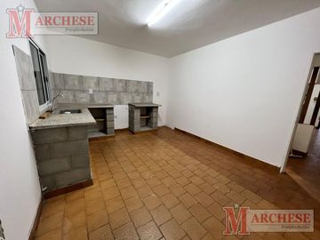 Casa 3 ambientes en alquiler en Ituzaingó Centro