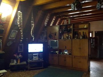 Venta chalet Alpino con garage y quincho.