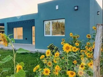 En venta, casa quinta de 2 dormitorios a estrenar mas  3 Hectáreas, General Roca
