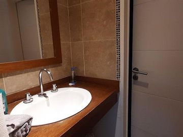 Departamento 2 amb en PB con Patio en Jardines de Saravi Pilar