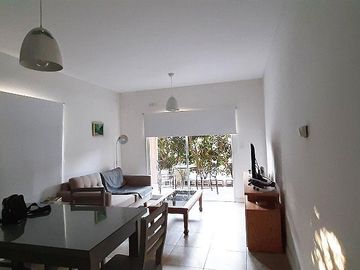 Departamento 2 amb en PB con Patio en Jardines de Saravi Pilar