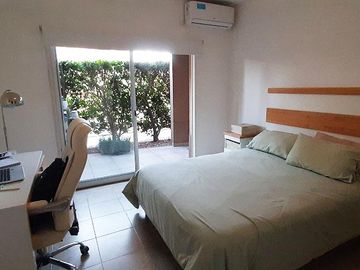 Departamento 2 amb en PB con Patio en Jardines de Saravi Pilar