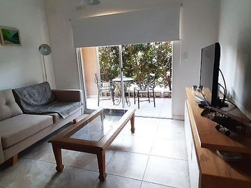Departamento 2 amb en PB con Patio en Jardines de Saravi Pilar