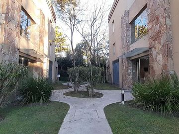 Departamento 2 amb en PB con Patio en Jardines de Saravi Pilar