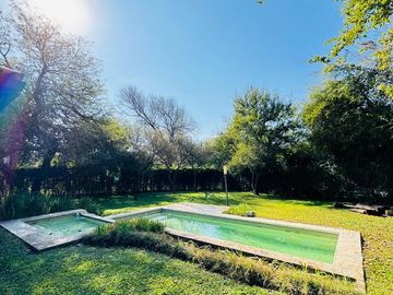 Casa en Venta de 4 Dormitorios, Recibo Menor - Country El Bosque