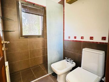 Casa en Venta de 4 Dormitorios, Recibo Menor - Country El Bosque