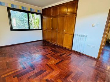 Casa en Venta de 4 Dormitorios, Recibo Menor - Country El Bosque