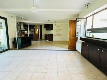 Casa en Venta de 4 Dormitorios, Recibo Menor - Country El Bosque