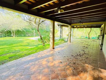 Casa en Venta de 4 Dormitorios, Recibo Menor - Country El Bosque