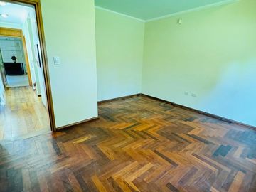 Casa en Venta de 4 Dormitorios, Recibo Menor - Country El Bosque