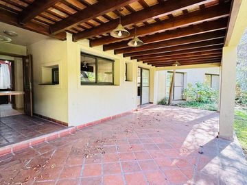 Casa en Venta de 4 Dormitorios, Recibo Menor - Country El Bosque