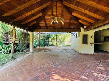Casa en Venta de 4 Dormitorios, Recibo Menor - Country El Bosque