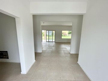 VENTA CASA HARAS SANTA MARIA LOS MOLINOS 4 AMB