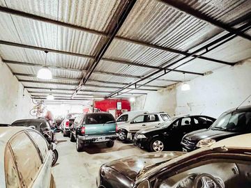 Depósito en venta - 2 Dormitorios 2 Baños - Monoambiente - Cocheras - 510Mts2 - La Plata