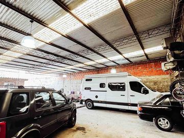 Depósito en venta - 2 Dormitorios 2 Baños - Monoambiente - Cocheras - 510Mts2 - La Plata