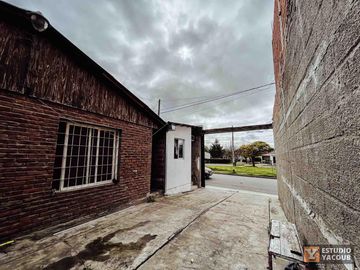 Depósito en venta - 2 Dormitorios 2 Baños - Monoambiente - Cocheras - 510Mts2 - La Plata