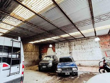 Depósito en venta - 2 Dormitorios 2 Baños - Monoambiente - Cocheras - 510Mts2 - La Plata