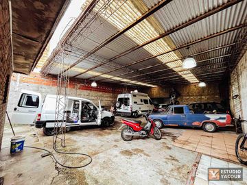 Depósito en venta - 2 Dormitorios 2 Baños - Monoambiente - Cocheras - 510Mts2 - La Plata