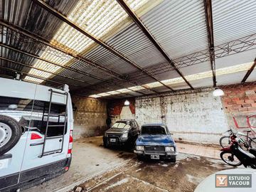 Depósito en venta - 2 Dormitorios 2 Baños - Monoambiente - Cocheras - 510Mts2 - La Plata