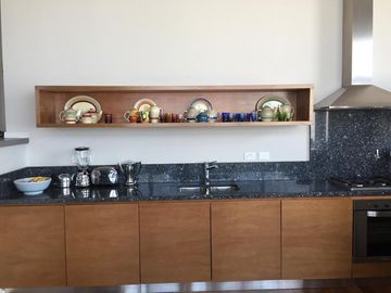 Espectacular departamento con terraza propia. 4 ambientes