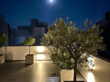 Espectacular departamento con terraza propia. 4 ambientes