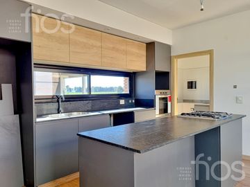 VENTA CASA A ESTRENAR  DE TRES DORMITORIOS CON PILETA Y  COCHERA EN LA RINCONADA IBARLUCEA