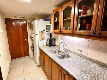 Departamento de 2 dormitorios + dependencia, Av. Sarmiento al 200, Barrio Norte