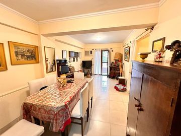 Departamento de 2 dormitorios + dependencia, Av. Sarmiento al 200, Barrio Norte