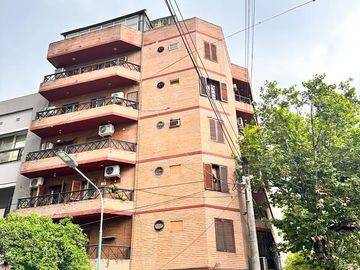 Departamento de 2 dormitorios + dependencia, Av. Sarmiento al 200, Barrio Norte
