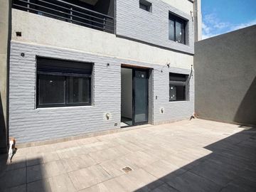DEPARTAMENTO DE DOS DORMITORIOS VENTA PATIO EXCLUSIVO ABASTO ROSARIO