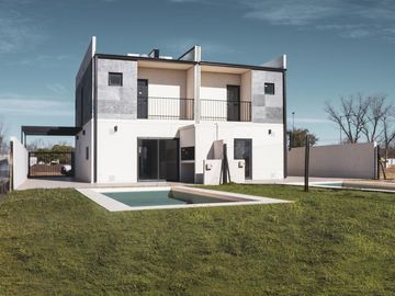 Martha SE Garrone 1430