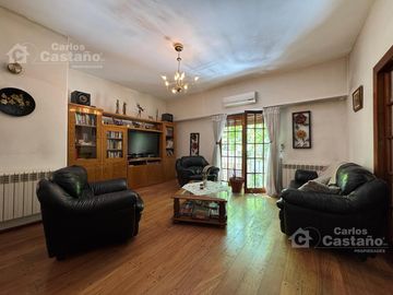 Exc Chalet en PH 4 Amb C/ Terraza, Patio, Balcon, Garaje o Local Ideal Renta