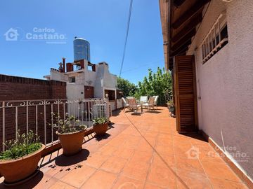 Exc Chalet en PH 4 Amb C/ Terraza, Patio, Balcon, Garaje o Local Ideal Renta