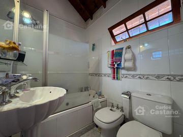 Exc Chalet en PH 4 Amb C/ Terraza, Patio, Balcon, Garaje o Local Ideal Renta