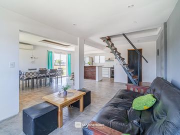 Venta - Casa 4 ambientes - PARQUE - Camet Norte