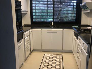 Casa en excelente estado, con un lote al Golf único de 930 m² con 40 mts de frente