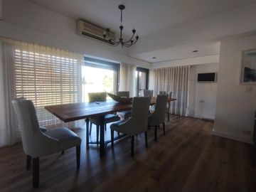 Casa en excelente estado, con un lote al Golf único de 930 m² con 40 mts de frente