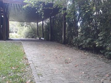 Casa en excelente estado, con un lote al Golf único de 930 m² con 40 mts de frente
