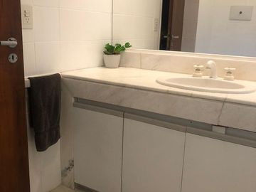 Casa en excelente estado, con un lote al Golf único de 930 m² con 40 mts de frente