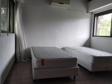 Casa en excelente estado, con un lote al Golf único de 930 m² con 40 mts de frente