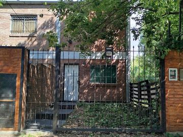 Casa en Venta Duplex Con Jardin y Parrilla Pilar