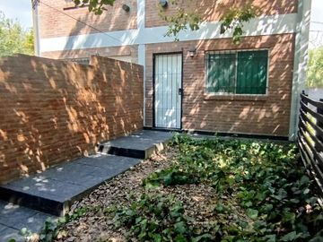 Casa en Venta Duplex Con Jardin y Parrilla Pilar