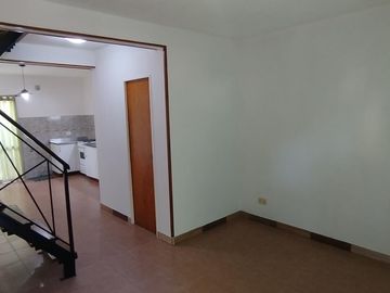 Casa en Venta Duplex Con Jardin y Parrilla Pilar