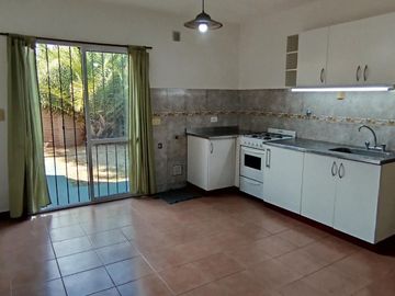 Casa en Venta Duplex Con Jardin y Parrilla Pilar