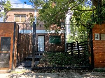 Casa en Venta Duplex Con Jardin y Parrilla Pilar