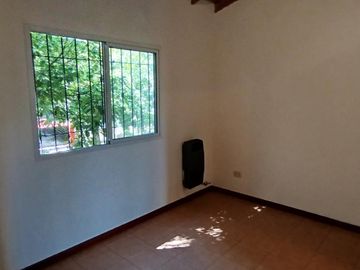 Casa en Venta Duplex Con Jardin y Parrilla Pilar