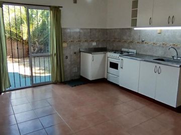 Casa en Venta Duplex Con Jardin y Parrilla Pilar
