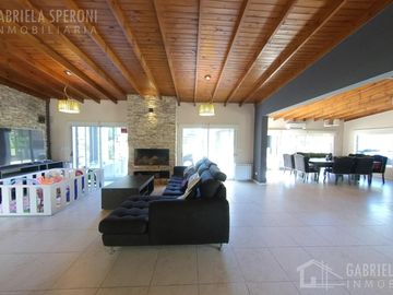 Casa 4 ambientes VENTA Parque Las Naciones