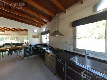 Casa 4 ambientes VENTA Parque Las Naciones