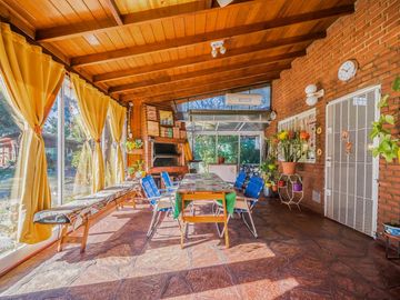 venta CASA QUINTA 4 AMBIENTES   - CASA DE HUESPEDES